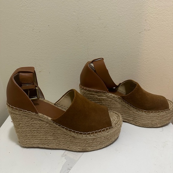 Marc Fisher sandal used only once, like a new. - Picture 4 of 7